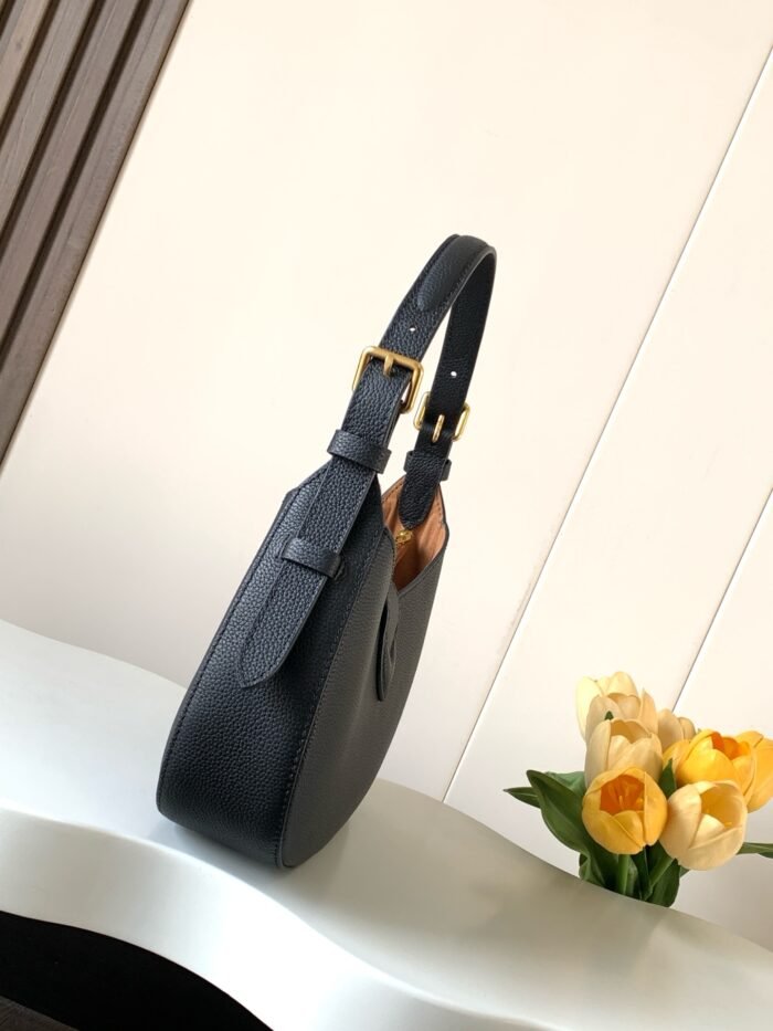 L24611V Low Key Shoulder Bag - 图片 10